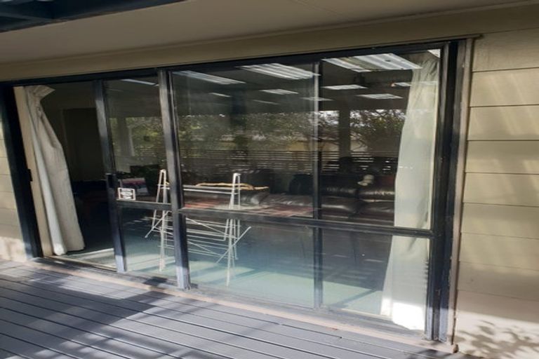 Photo of property in 2 Reseda Place, Papatoetoe, Auckland, 2025