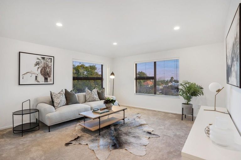 Photo of property in 158b East Coast Road, Forrest Hill, Auckland, 0620