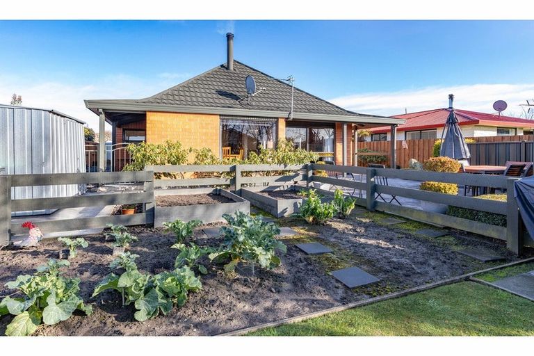 Photo of property in 12 Keldon Avenue, Rangiora, 7400