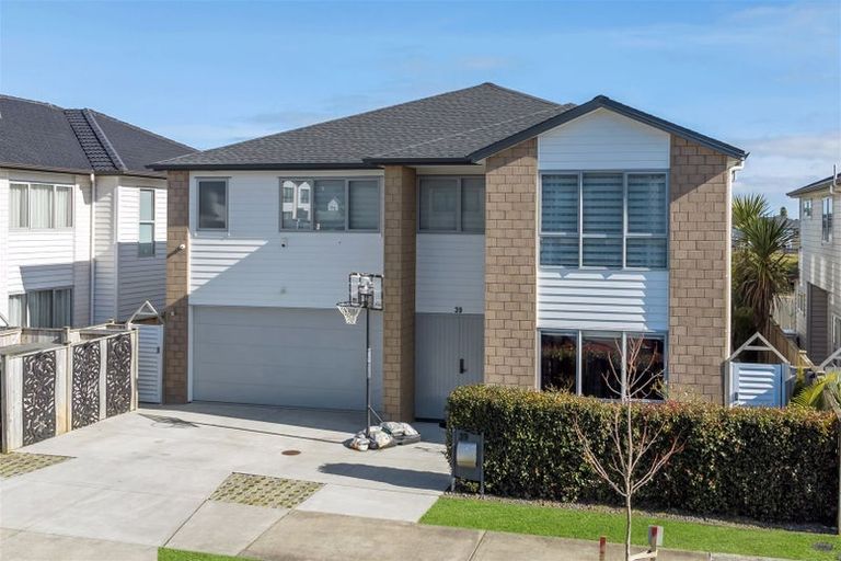 Photo of property in 39 Hikuawa Road, Flat Bush, Auckland, 2019