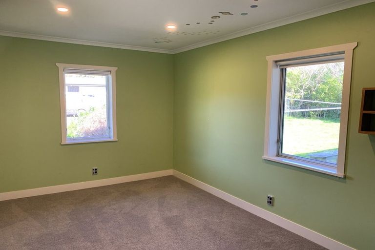 Photo of property in 32a Elizabeth Street, Waikanae, 5036