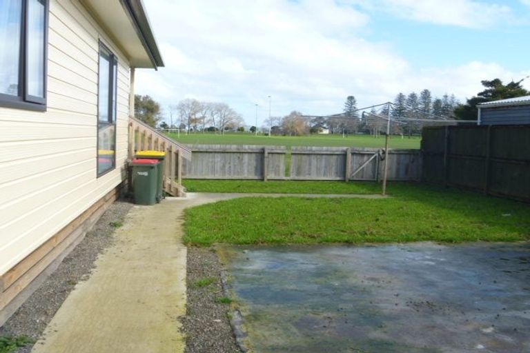 Photo of property in 33 Eddowes Street, Manurewa, Auckland, 2102