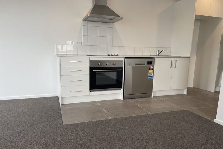 Photo of property in 110/28c Eileen Newey Place, Henderson, Auckland, 0612