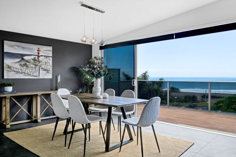 Photo of property in 14 Shearer Drive, Oakura, 4314