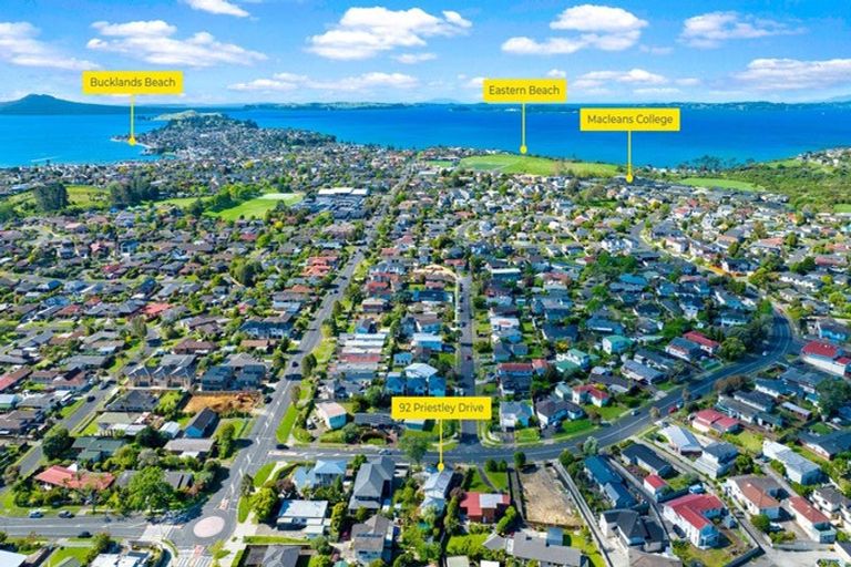 Photo of property in 92 Priestley Drive, Bucklands Beach, Auckland, 2014