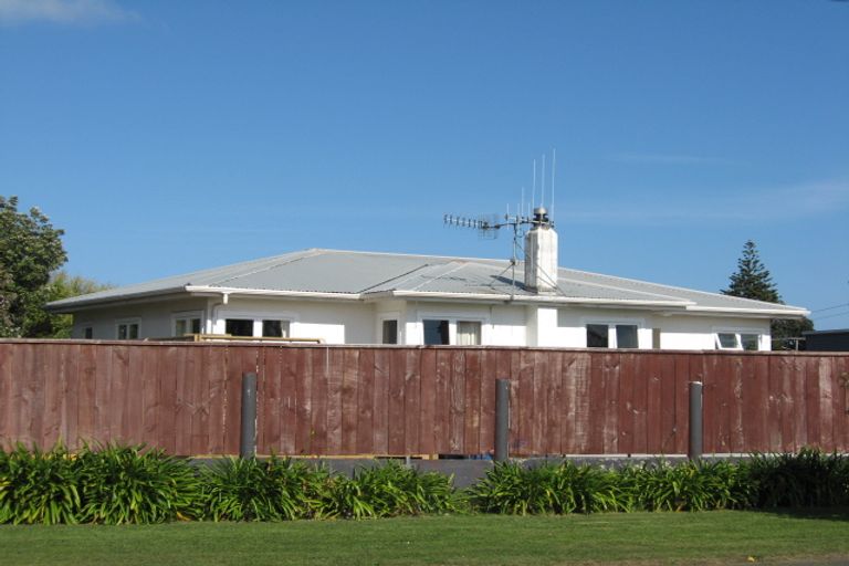 Photo of property in 45 Hood Street, Castlecliff, Whanganui, 4501