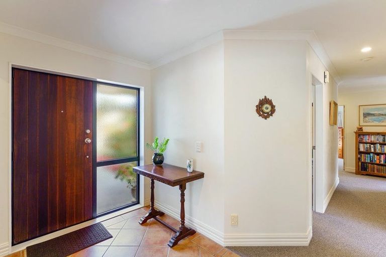 Photo of property in 42 Monarch Place, Paraparaumu Beach, Paraparaumu, 5032