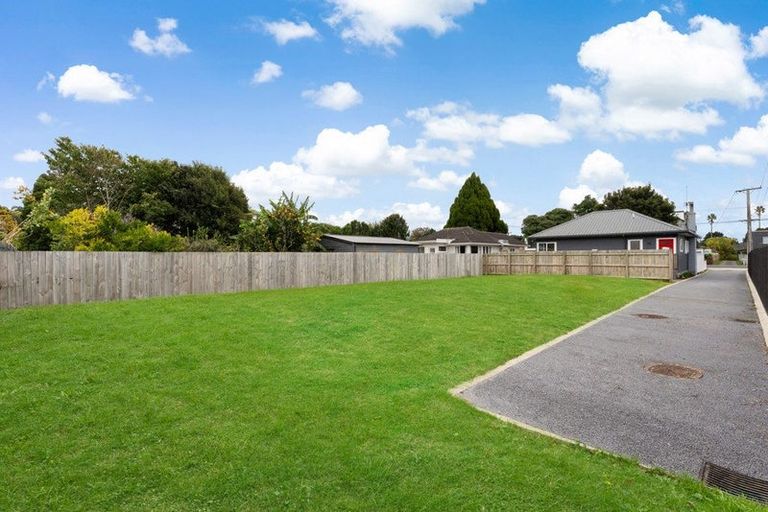 Photo of property in 22b Taikata Road, Te Atatu Peninsula, Auckland, 0610
