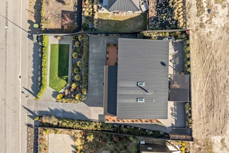 Photo of property in 45 Stratford Drive, Mount Pisa, Cromwell, 9383