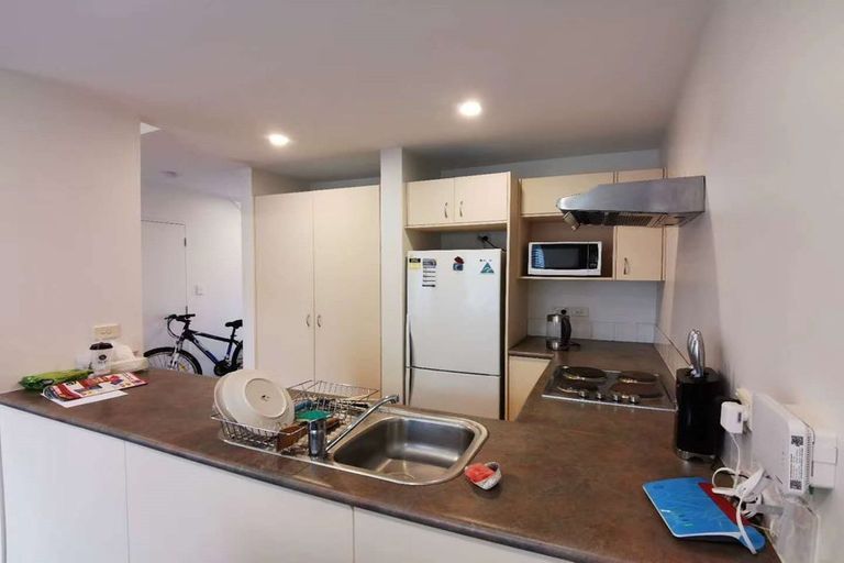 Photo of property in 3/30 John Jennings Drive, Oteha, Auckland, 0632