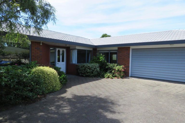 Photo of property in 17b Mangorei Road, Strandon, New Plymouth, 4312
