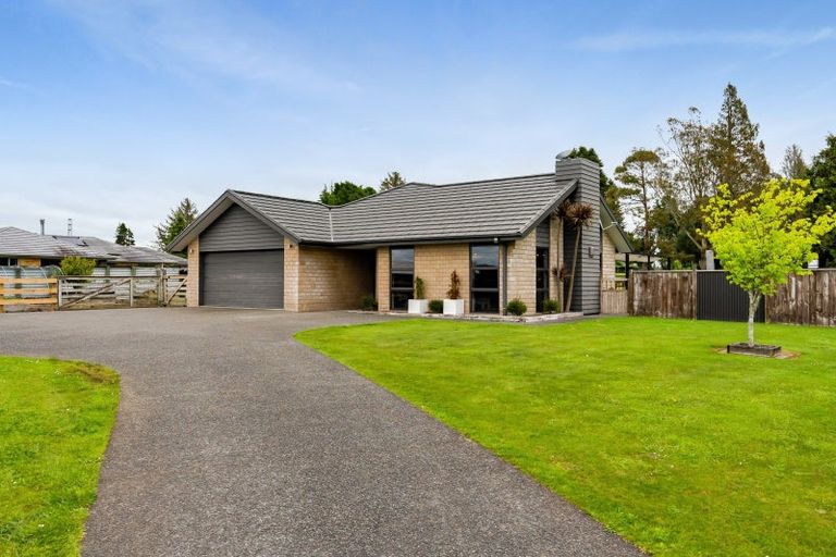 Photo of property in 34 Mercade Close, Stratford, 4332