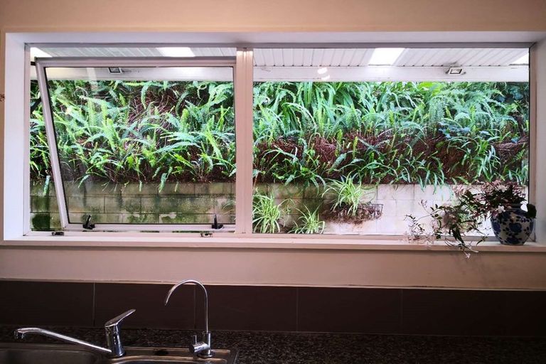 Photo of property in 2/6 Bellbird Rise, Murrays Bay, Auckland, 0630