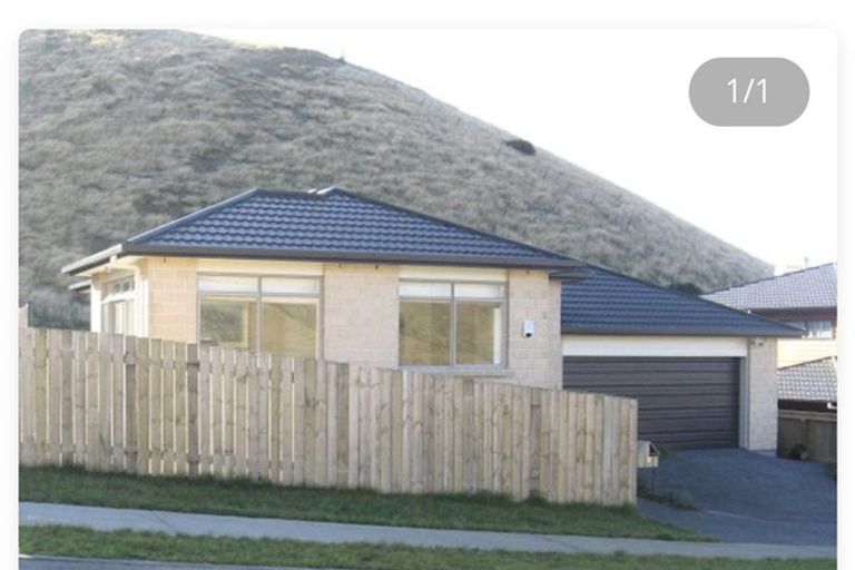 Photo of property in 12 Gifford Grove, Churton Park, Wellington, 6037