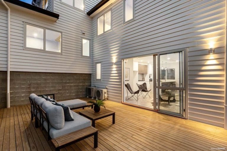 Photo of property in 8 Takurua Terrace, Orewa, 0931