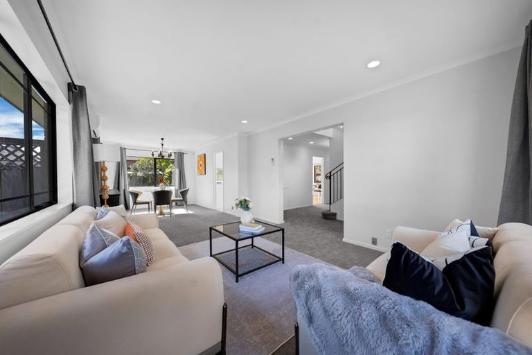Photo of property in 26 Thornbury Crescent, East Tamaki Heights, Auckland, 2016