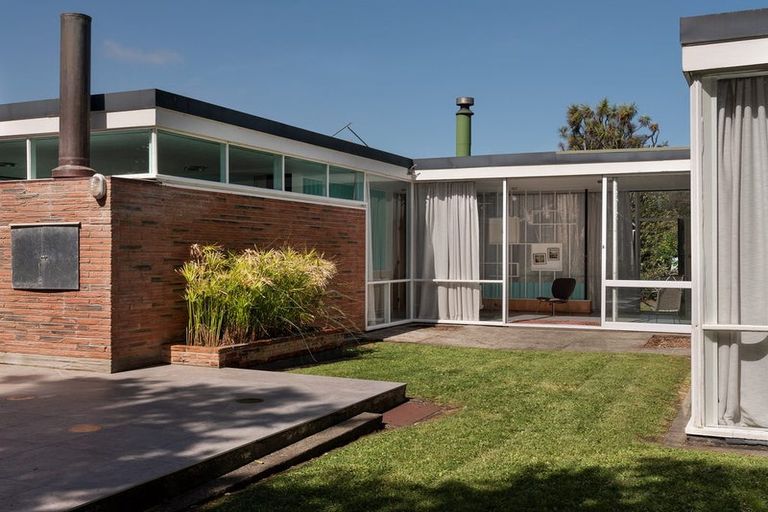 Photo of property in 59 Great North Road, Saint Johns Hill, Whanganui, 4501