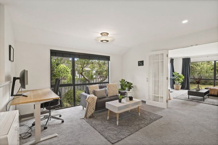 Photo of property in 56 Kapanui Road, Waikanae, 5036