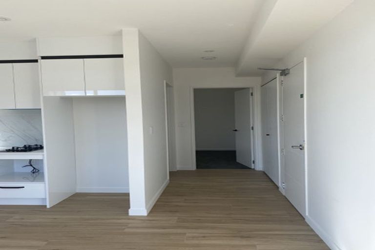 Photo of property in 2 Skua Road, Hobsonville, Auckland, 0616