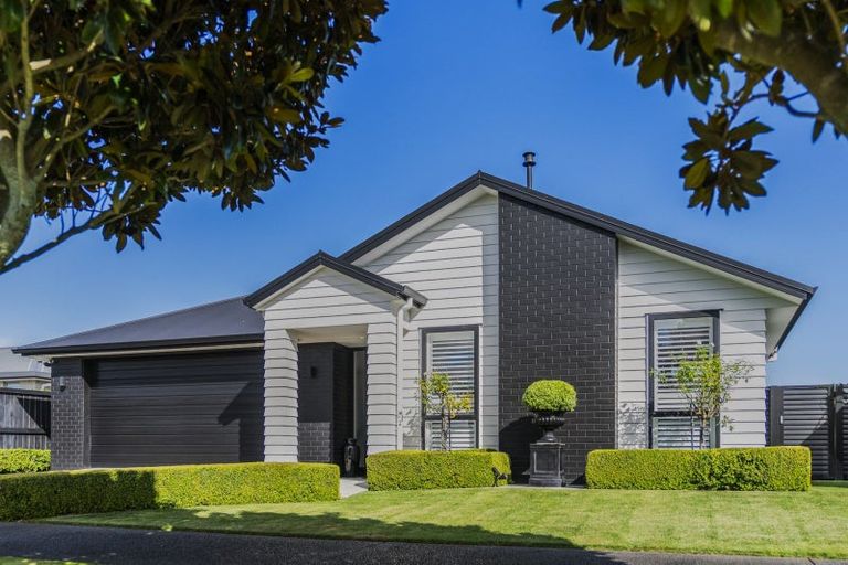 Photo of property in 30 Hiria Crescent, Papamoa Beach, Papamoa, 3118