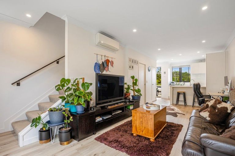 Photo of property in 19b O'meara Street, Swanson, Auckland, 0614