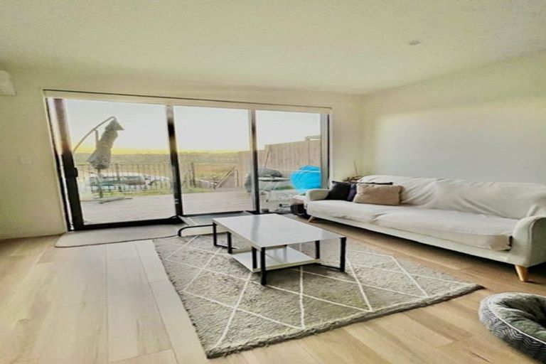 Photo of property in 98 Tarapuka Road, Westgate, Auckland, 0814