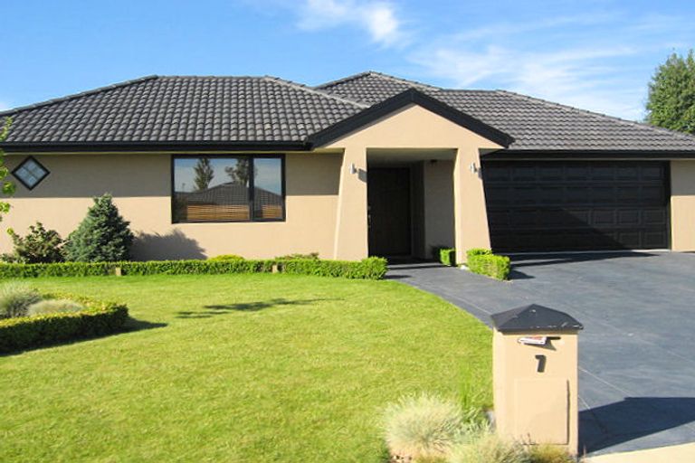 Photo of property in 7 Baltic Place, Northwood, Christchurch, 8051