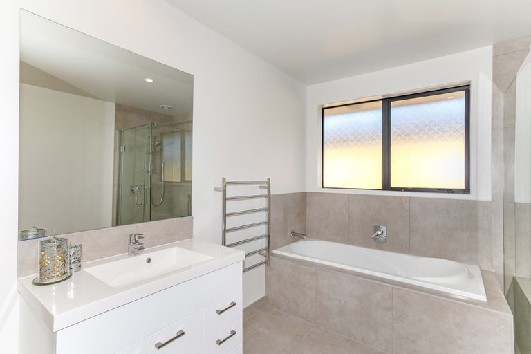 Photo of property in 4 Muirhill Place, Pokeno, 2402