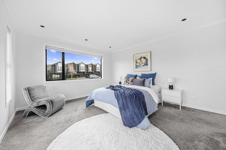 Photo of property in 1 Luff Place, Long Bay, Auckland, 0630