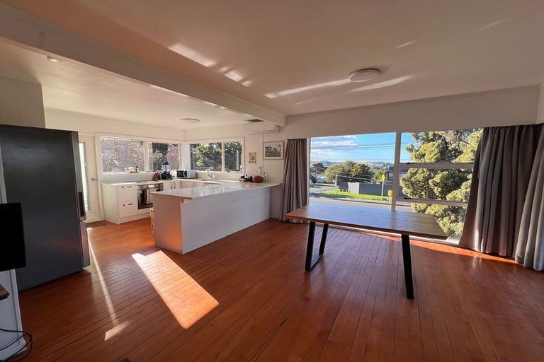 Photo of property in 2/110 Sylvan Avenue, Northcote, Auckland, 0627