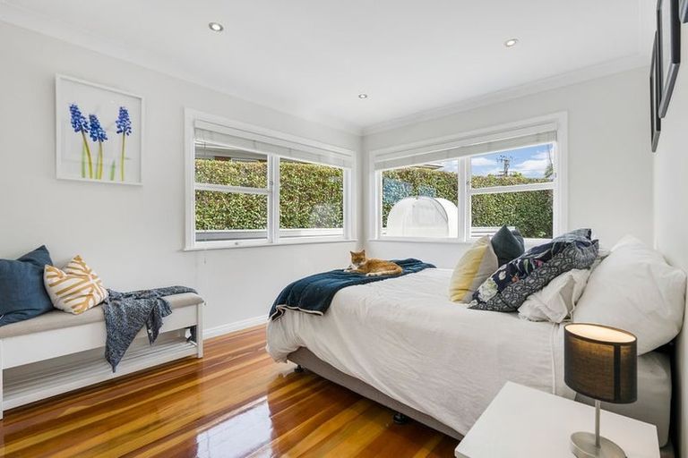 Photo of property in 16 Hadfield Street, Beach Haven, Auckland, 0626