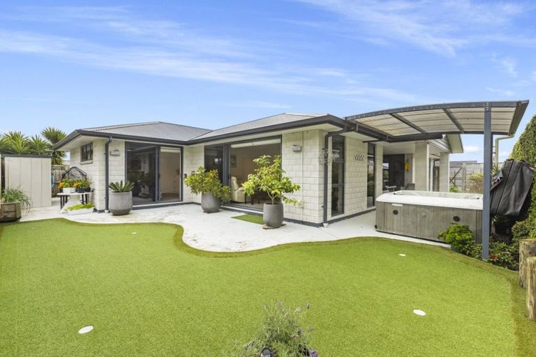 Photo of property in 105 Penetaka Heights, Pyes Pa, Tauranga, 3112