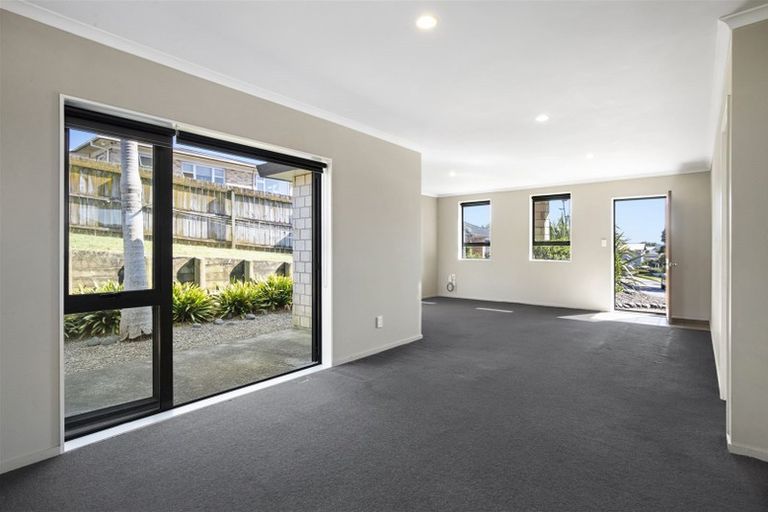 Photo of property in 17 George Arthur Place, Pukekohe, 2120