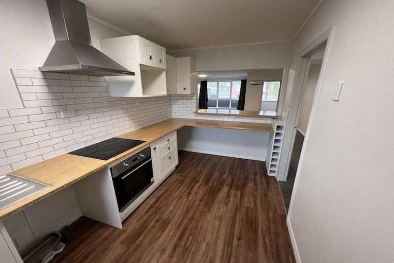 Photo of property in 50 Karaka Crescent, Levin, 5510