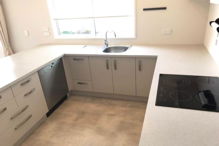 Photo of property in 41b Vivian Street, Burwood, Christchurch, 8083