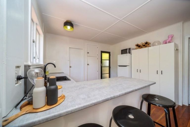 Photo of property in 117f Seaview Road, Westown, New Plymouth, 4310