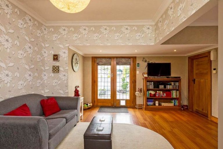 Photo of property in 6 Karaka Street, Hokowhitu, Palmerston North, 4410