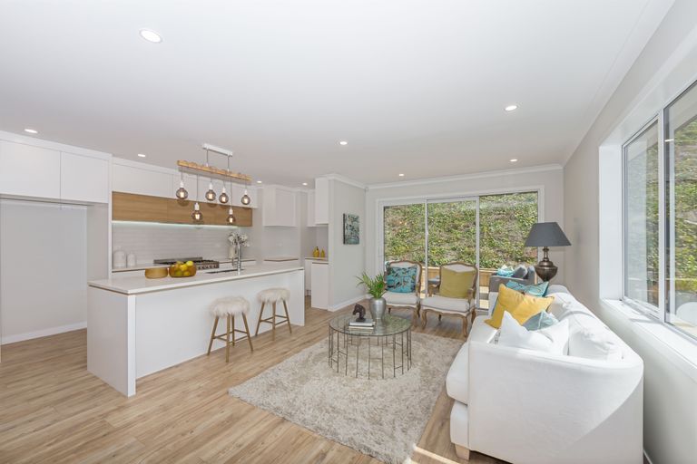 Photo of property in 134 Arran Point Parade, Orewa, 0931