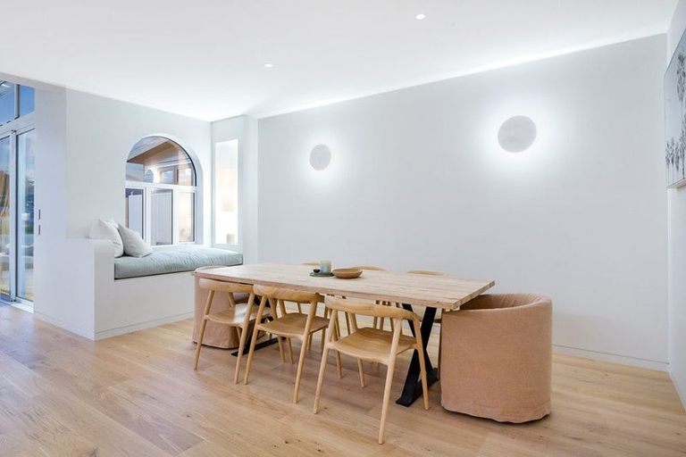 Photo of property in 57 Roxburgh Street, Mount Victoria, Wellington, 6011