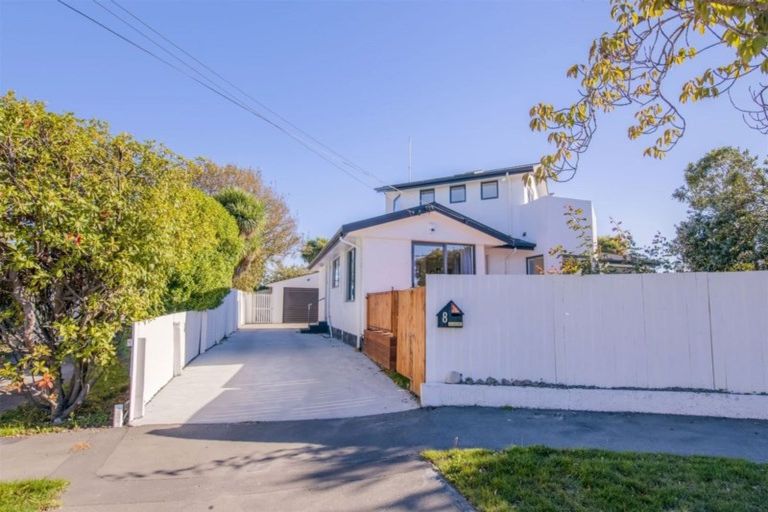 Photo of property in 8 Shirldale Place, Avonhead, Christchurch, 8042