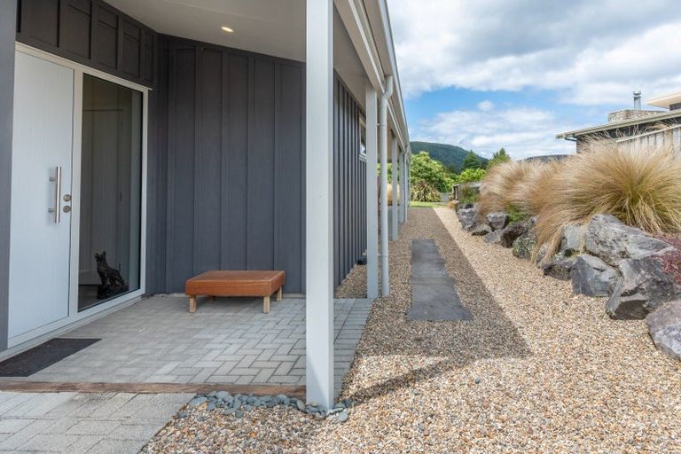 Photo of property in 127 Lisland Drive, Kinloch, Taupo, 3377