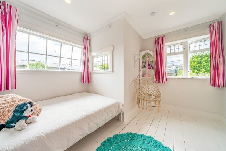 Photo of property in 57 Palmer Crescent, Silverstream, Upper Hutt, 5019