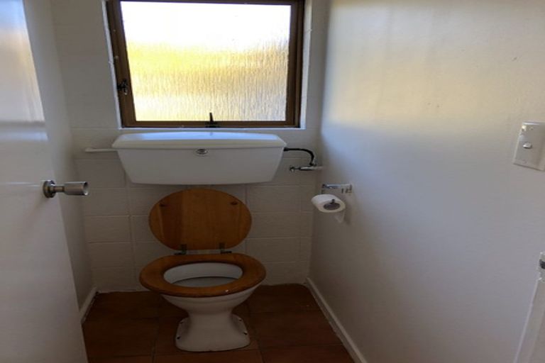 Photo of property in 2/29 Awaruku Road, Torbay, Auckland, 0630