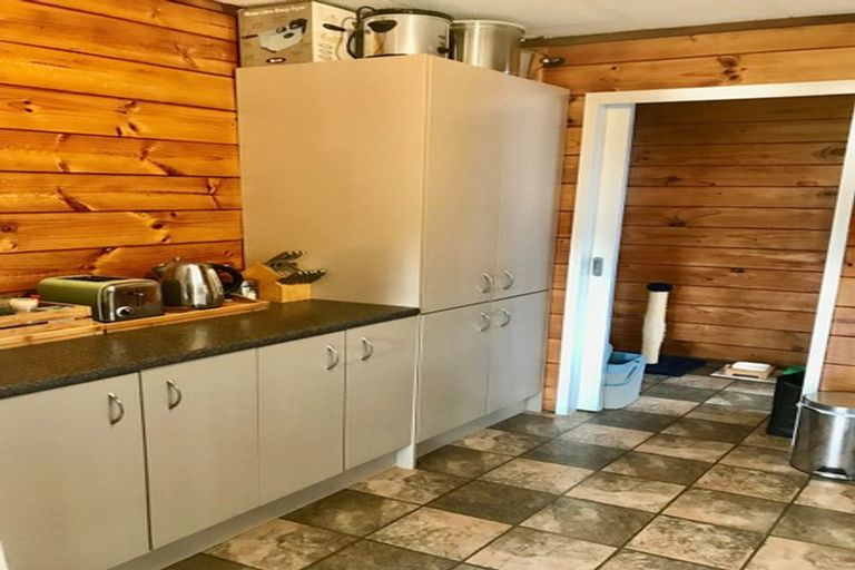 Photo of property in 57 Pine Avenue, Henderson, Auckland, 0612