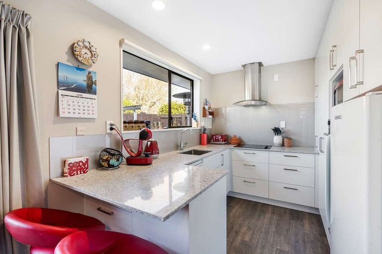 Photo of property in 2/81 Lancewood Drive, Halswell, Christchurch, 8025