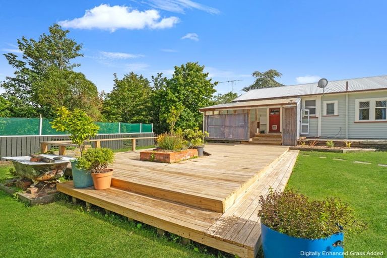 Photo of property in 10 Kensington Road, Marton, 4710