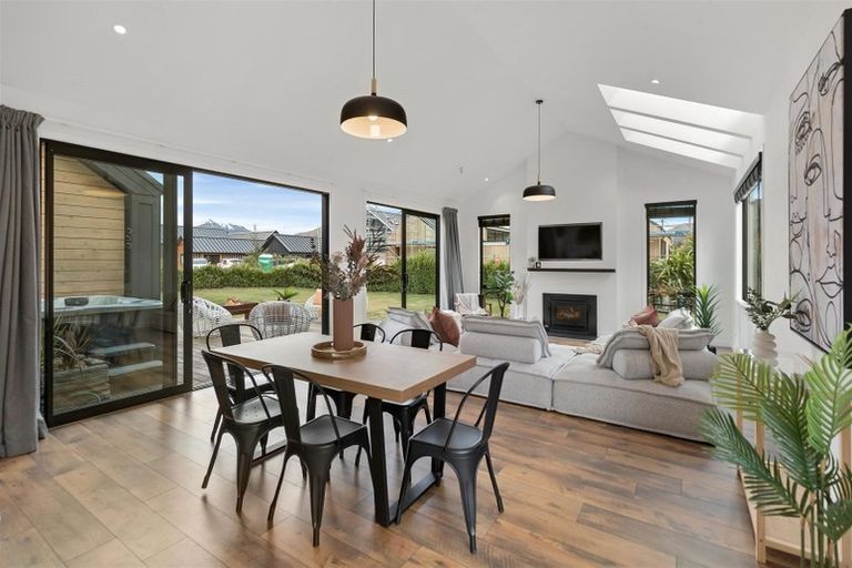 Photo of property in 20 Jacks Point Rise, Jacks Point, Queenstown, 9371