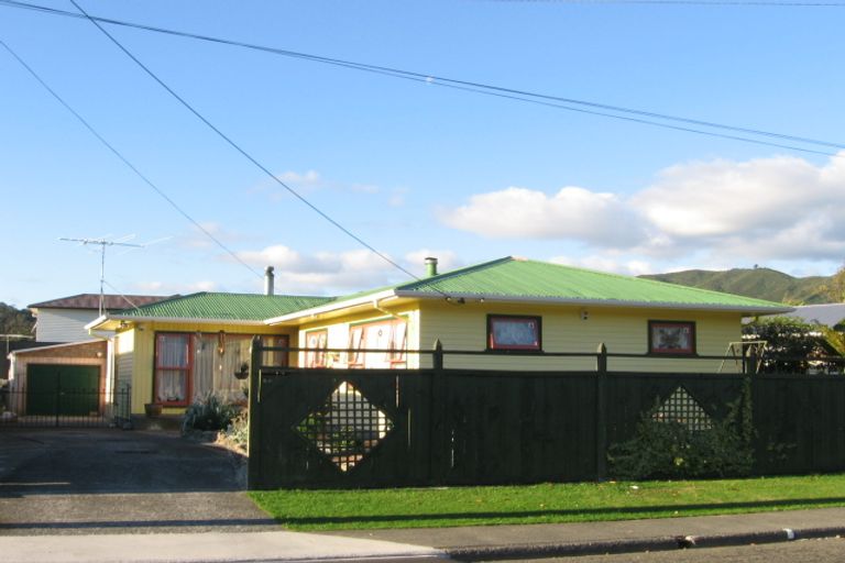 Photo of property in 20 Karamu Crescent, Wainuiomata, Lower Hutt, 5014