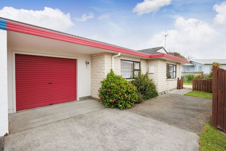 Photo of property in 53a Chatsworth Place, Highbury, Palmerston North, 4412