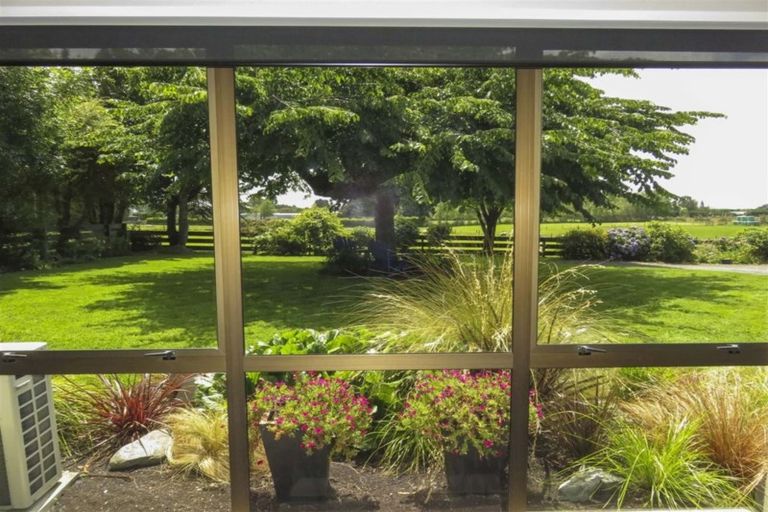 Photo of property in 73 Flora Road East, Makarewa, Invercargill, 9876